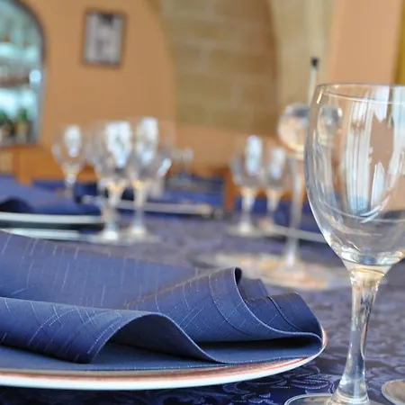Bed & Breakfast Al Borgo Antico Ristorante E *